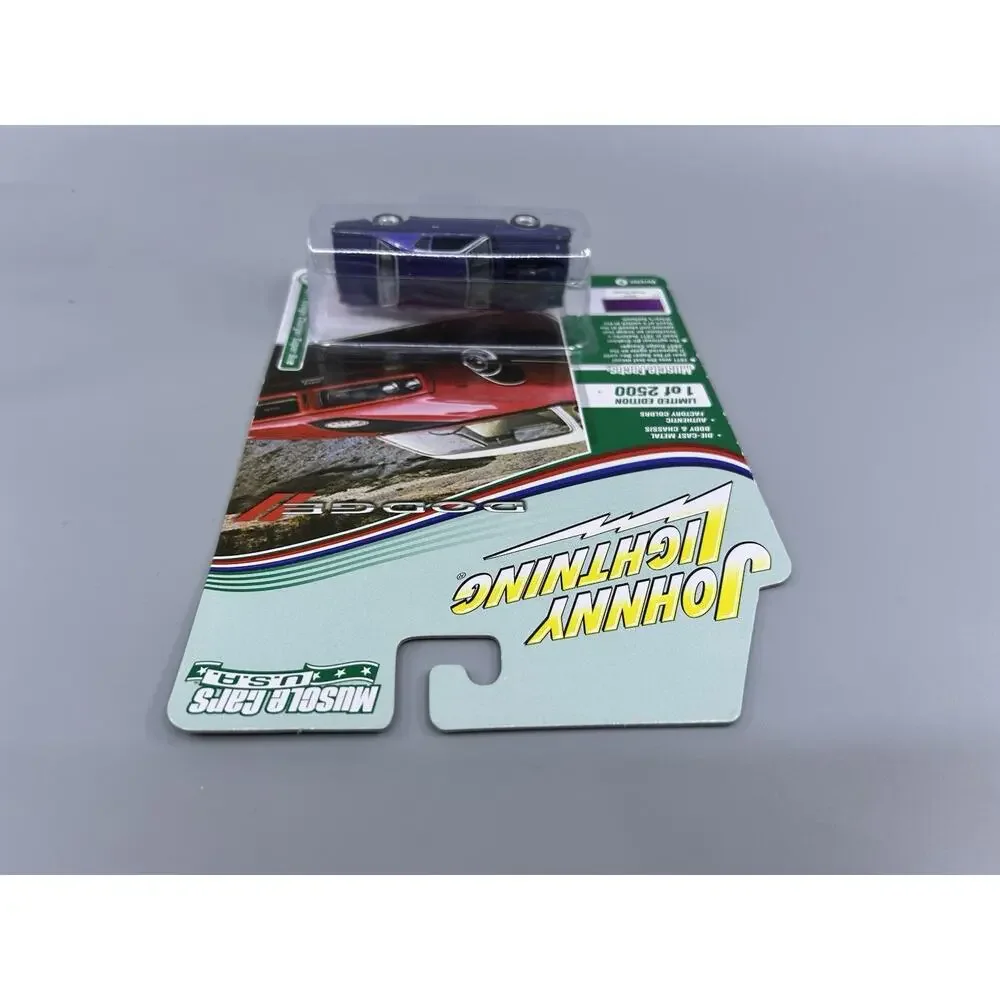 Johnny Lightning 1971 Dodge Charger Super Bee Plum Crazy Muscle Cars 2021 1:64